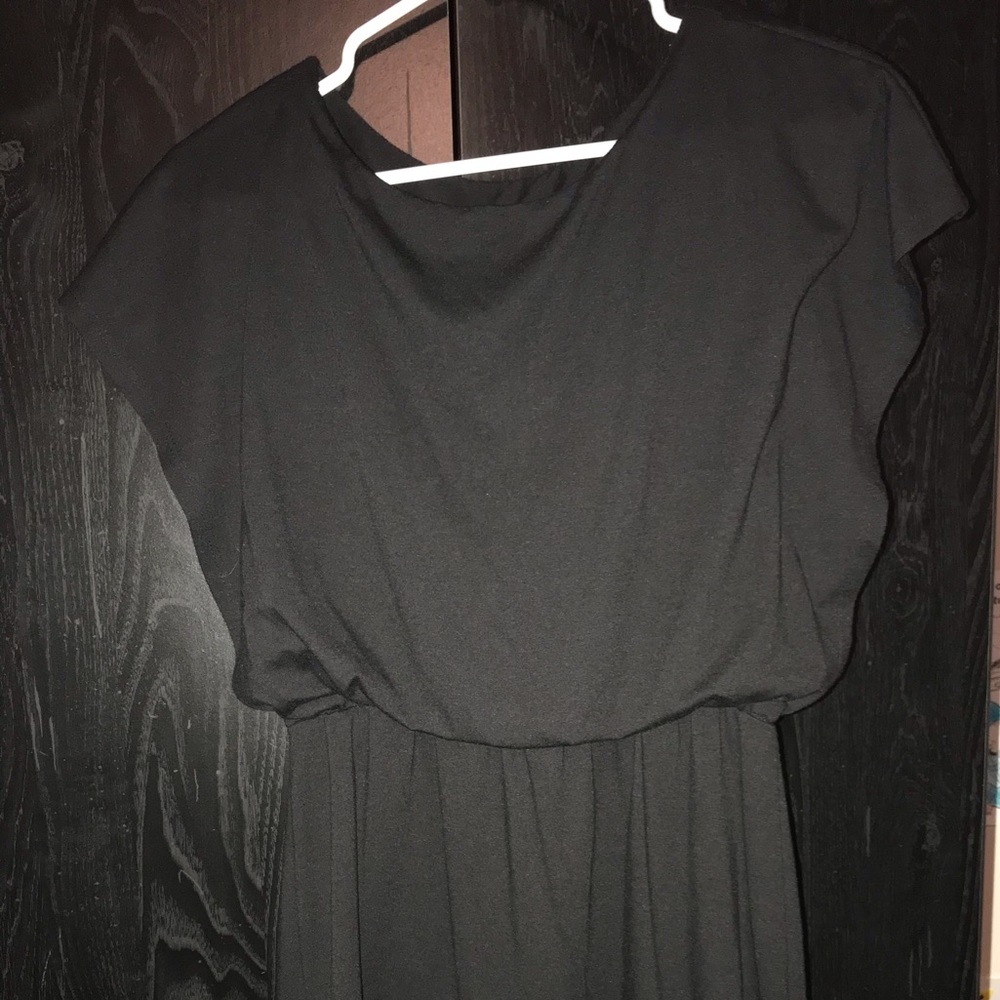 🎉4️⃣ for 2️⃣5️⃣ 
Black slouch top dress with white lace detail